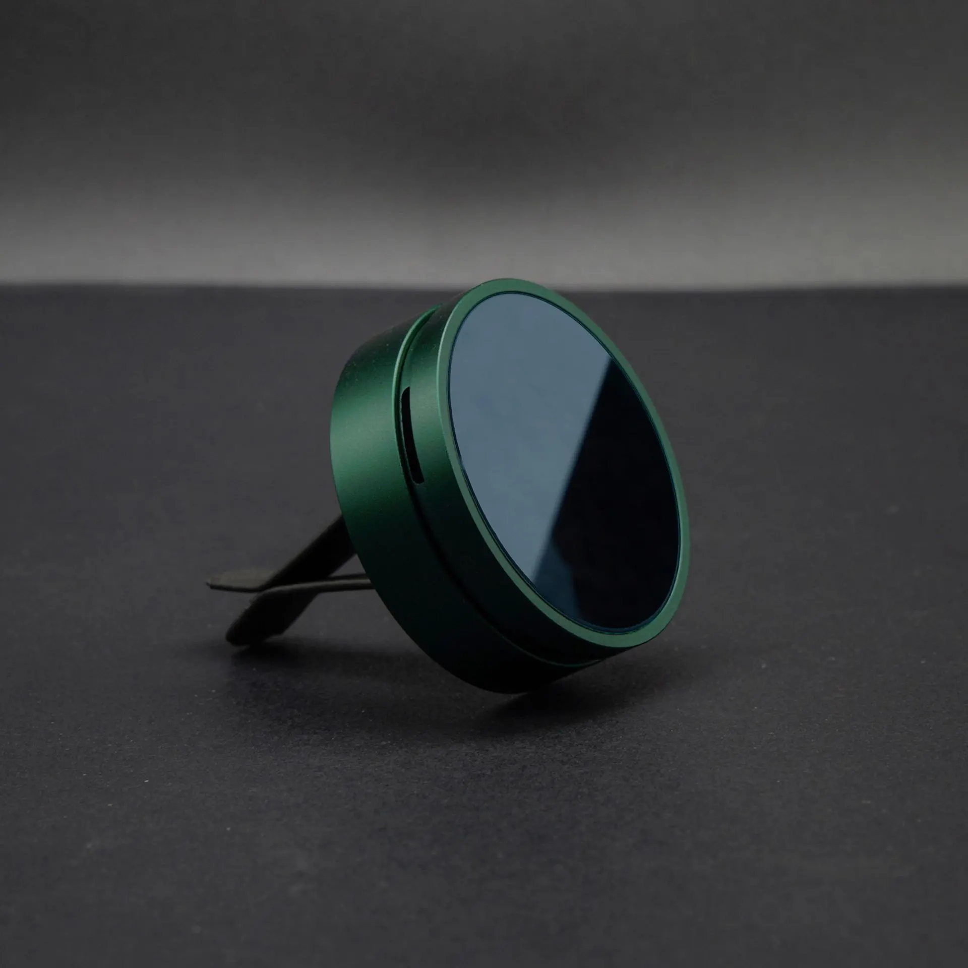 K-M40 车载扩香器 – 极致磁吸结构与镂空扩香系统-2
