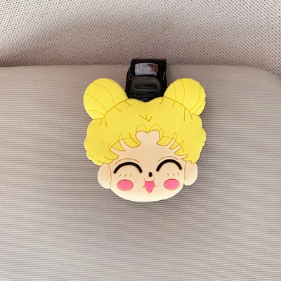 1 pince-lunettes pour belle fille aux cheveux blonds