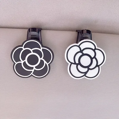 Clip de lunettes camélia noir + camélia blanc (1 paire)